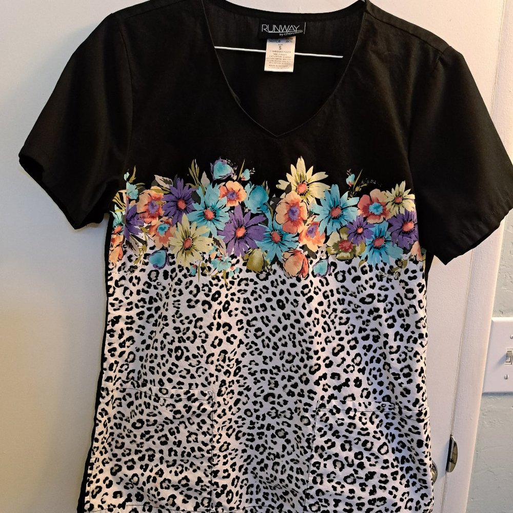 Cherokee scrub top